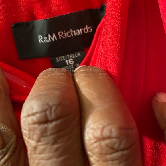 Beautiful Red Dress - Picture 5 of 5